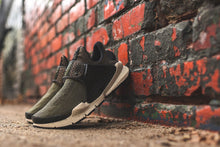 Load image into Gallery viewer, Nike Sock Dart - Cargo Khaki